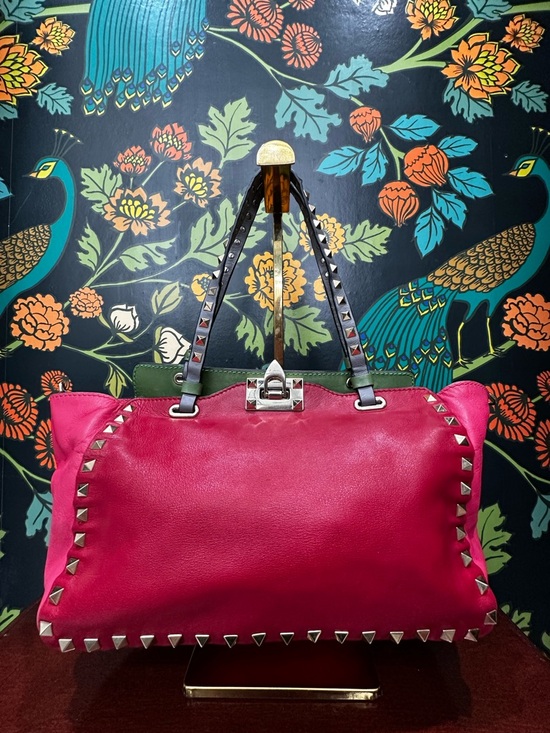 Valentino Garavani Rockstud Trapeze Crossbody Tri-Color Leather Flip Lock (C7) - Picture 4 of 17